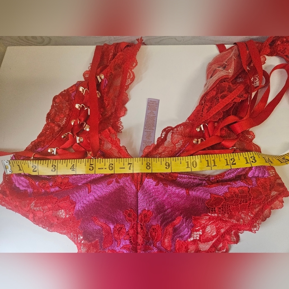 Savage X Fenty Women's Vibrant Red Lace Bodysuit Size Large Valentines ,Sexy - Picture 10 of 13